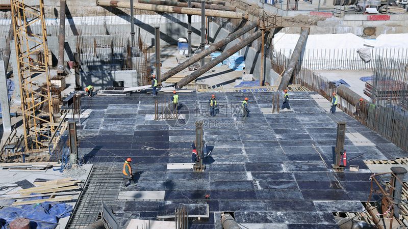 钢结构建筑施工材料清单解析：关键要素与选型逻辑